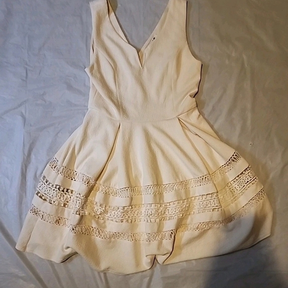 Annabella Cream Lace-Trim Mini Dress Size L - Picture 1 of 7